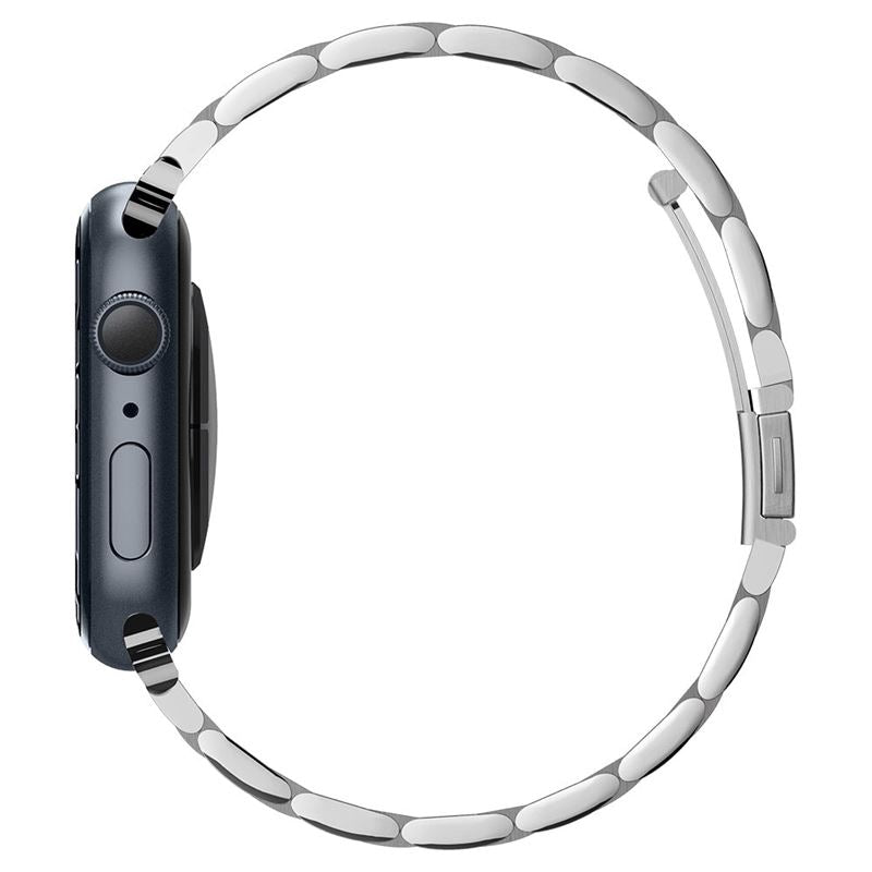 Metal buckle ensures quick and secure fastening