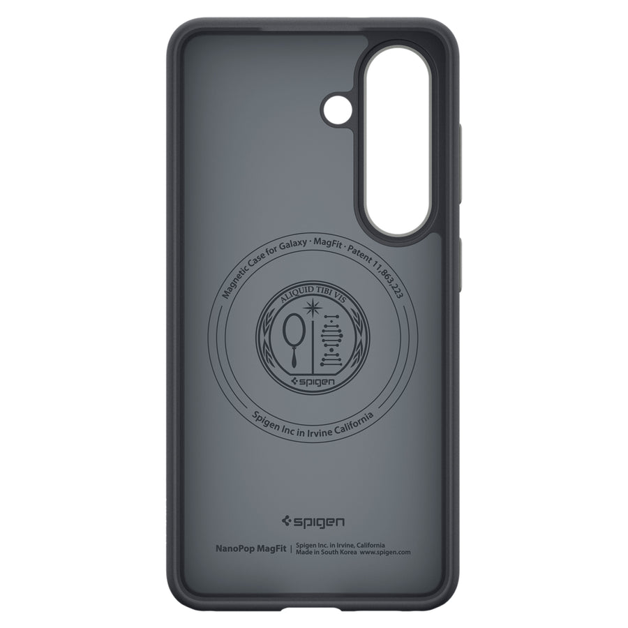 Precise craftsmanship: comfortable operation thanks to precise cutouts and responsive buttons
