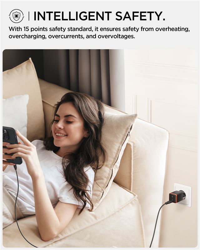 Spigen Essential 30W nástenná nabíjačka EE301EU, čierna
