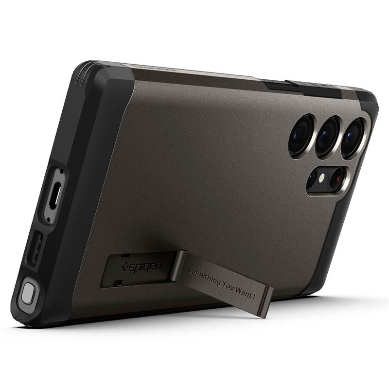 Slightly raised edges for better protection