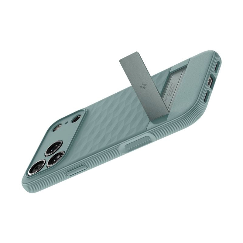 Integrated magnets keep your device secure and are compatible with MagSafe chargers