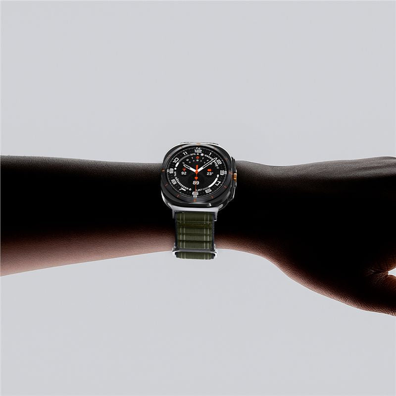 Spigen Fabric Band (suchý zips), zelený – Samsung Galaxy Watch Ultra 2/Ultra 47 mm
